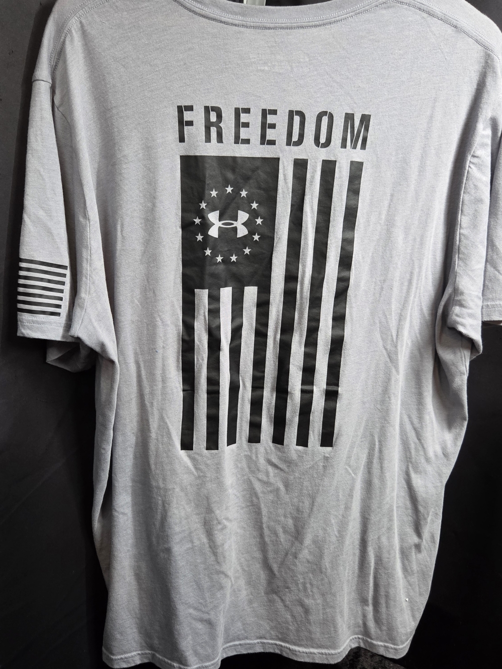 Under Armour Men's Loose Short Sleeve America Freedom Gray T-Shirt Size XXL
